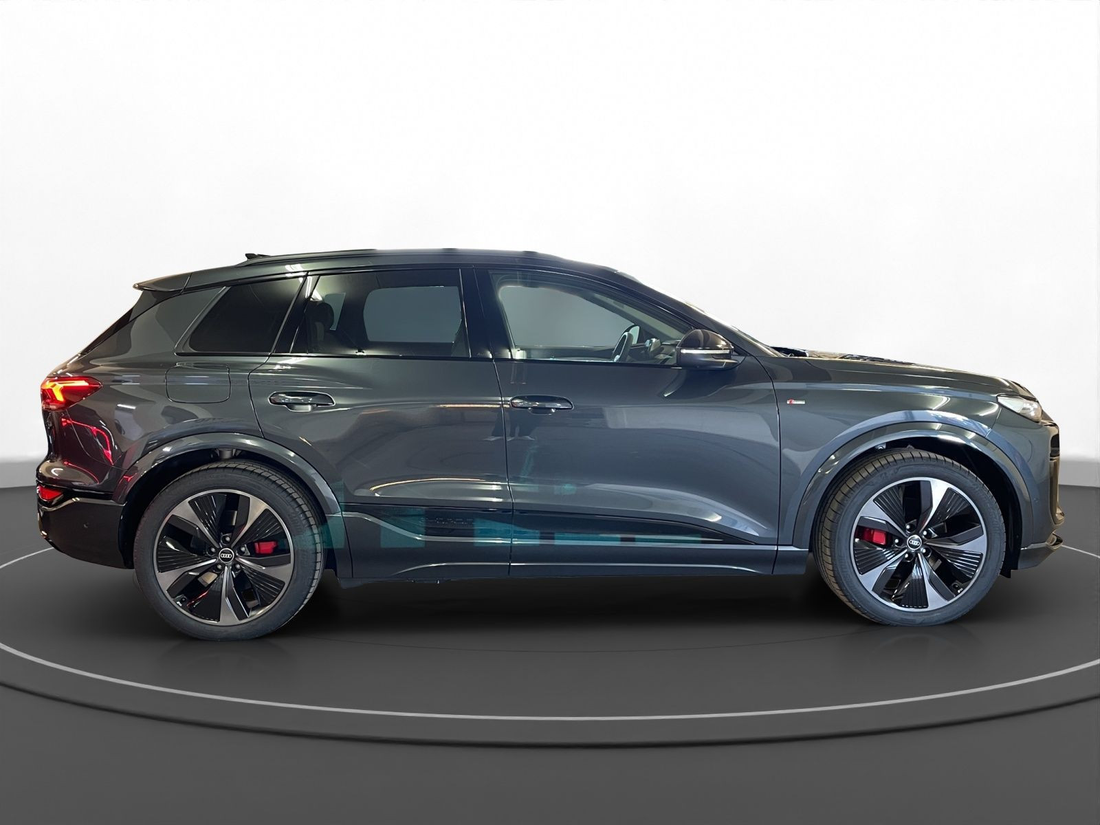 Audi - Q6 SUV e-tron_7