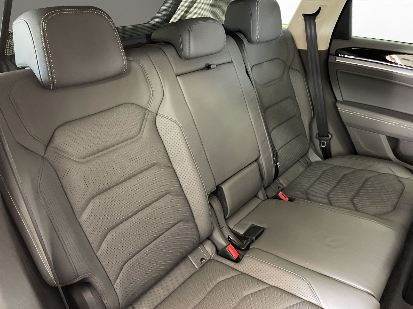 Volkswagen - Touareg_19