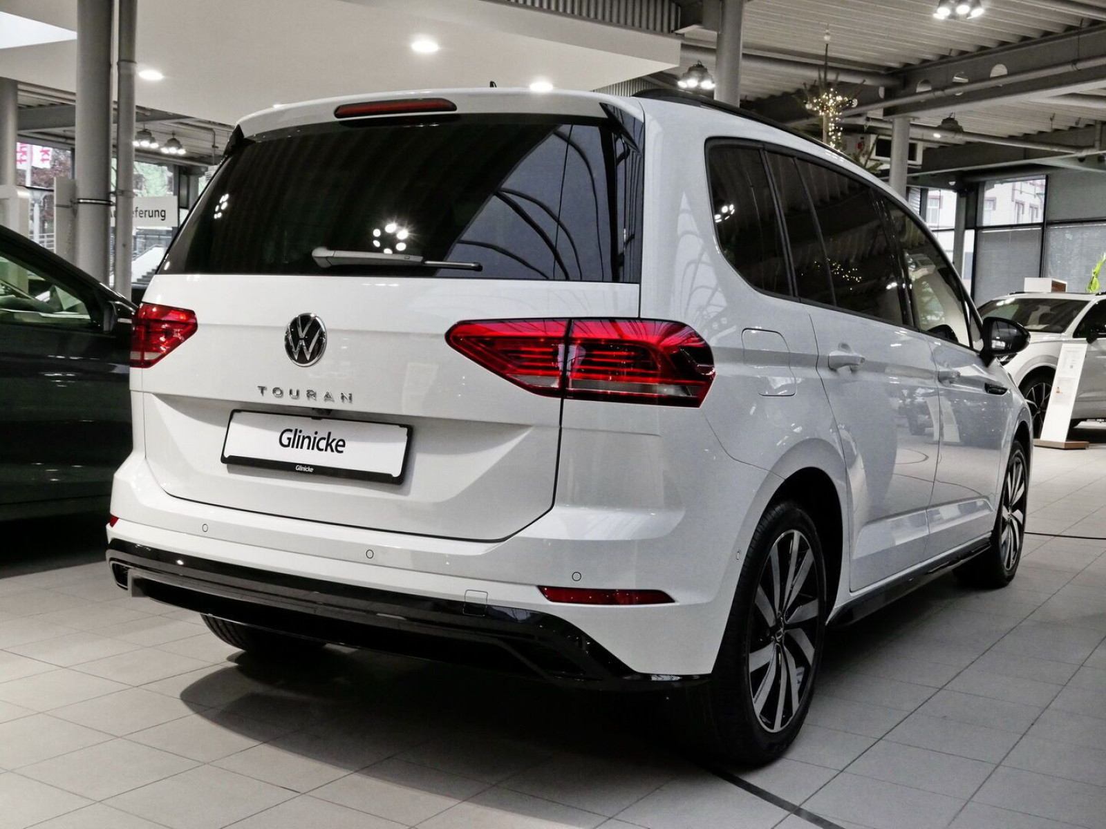 Volkswagen - Touran_4