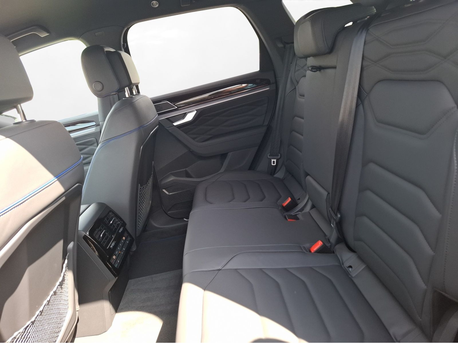 Volkswagen - Touareg_5