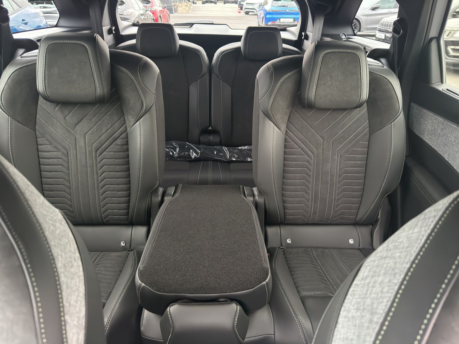 Peugeot - 5008_17