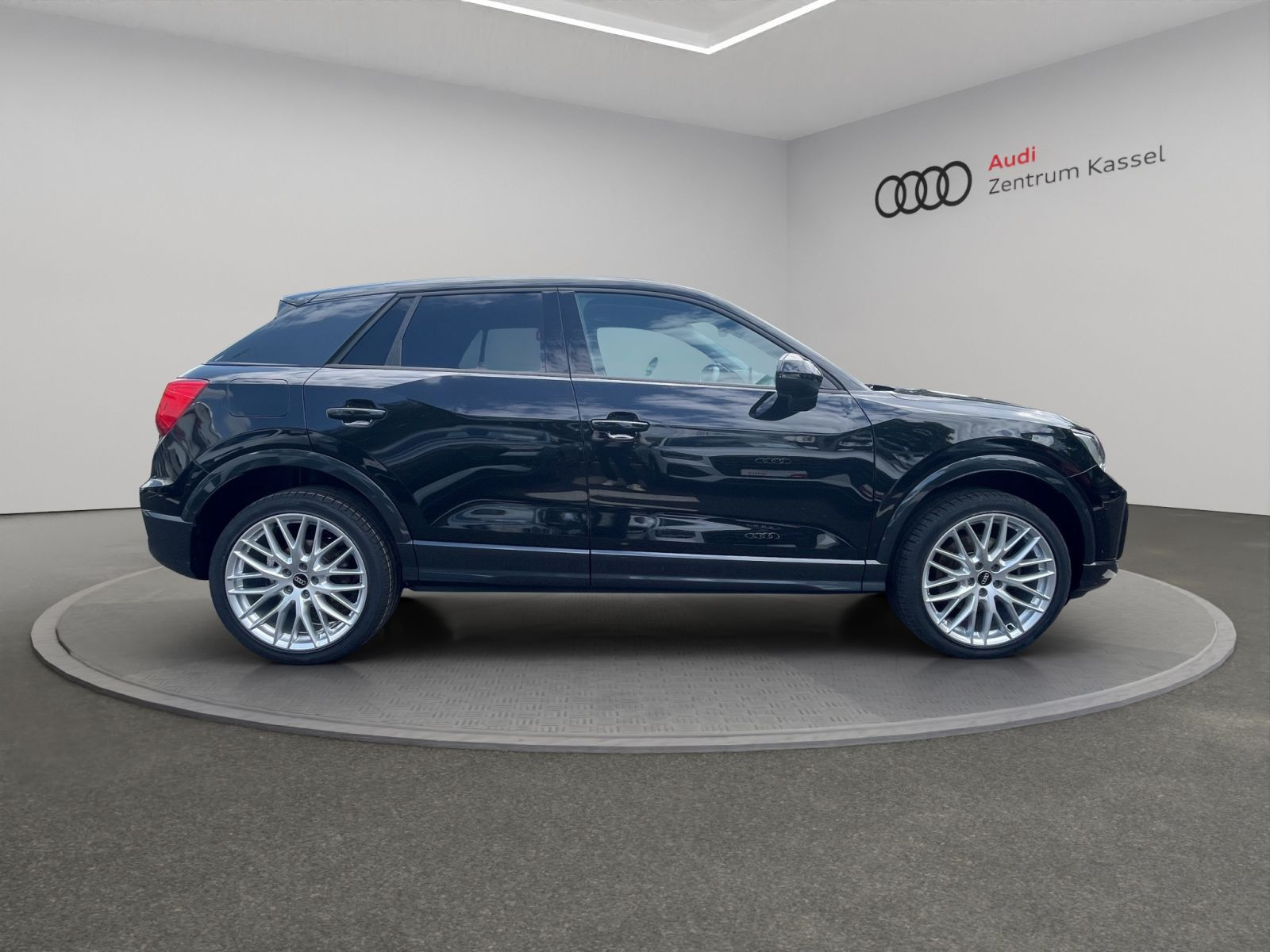 Audi - Q2_8