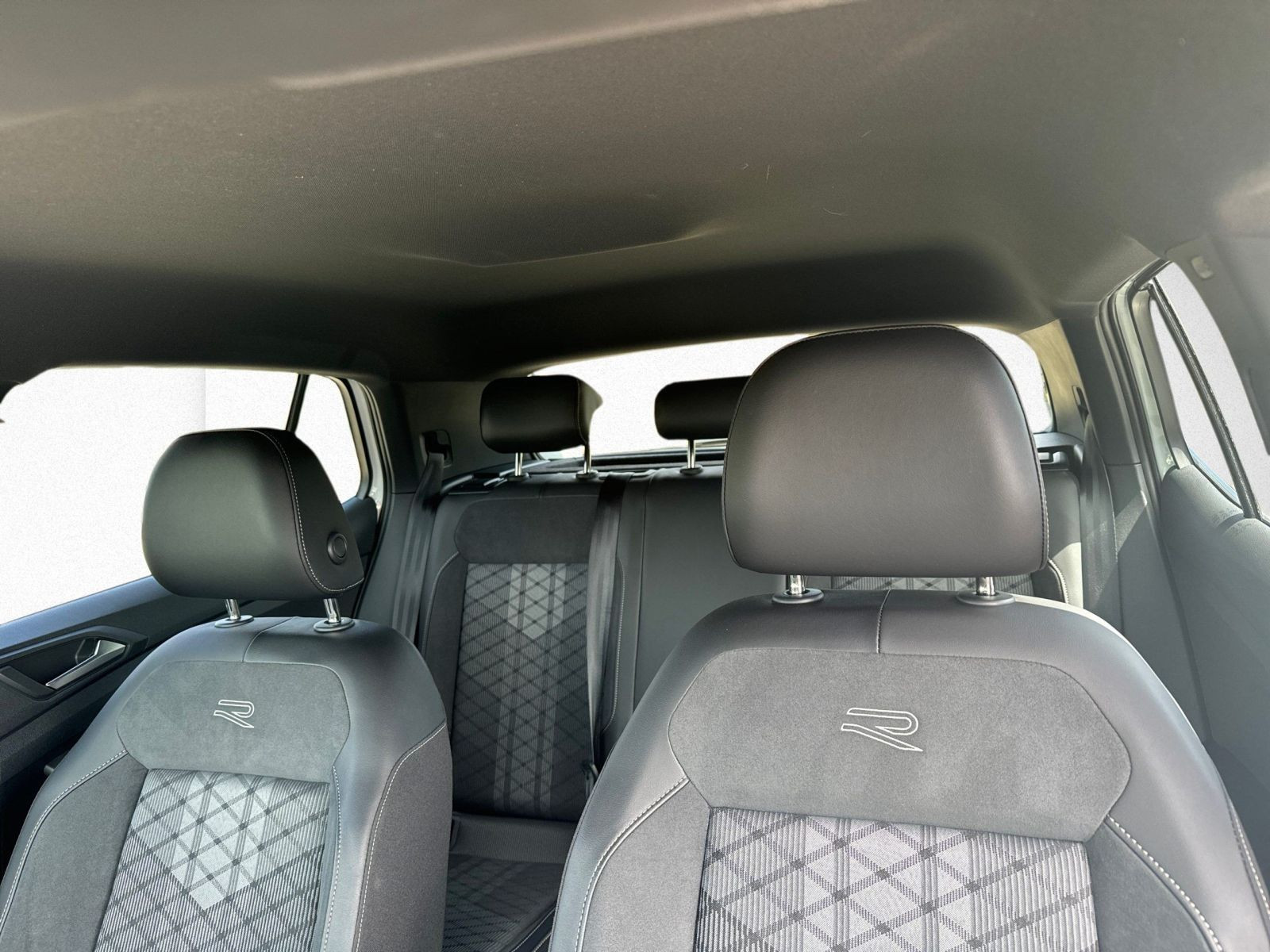 Volkswagen - T-Cross_11