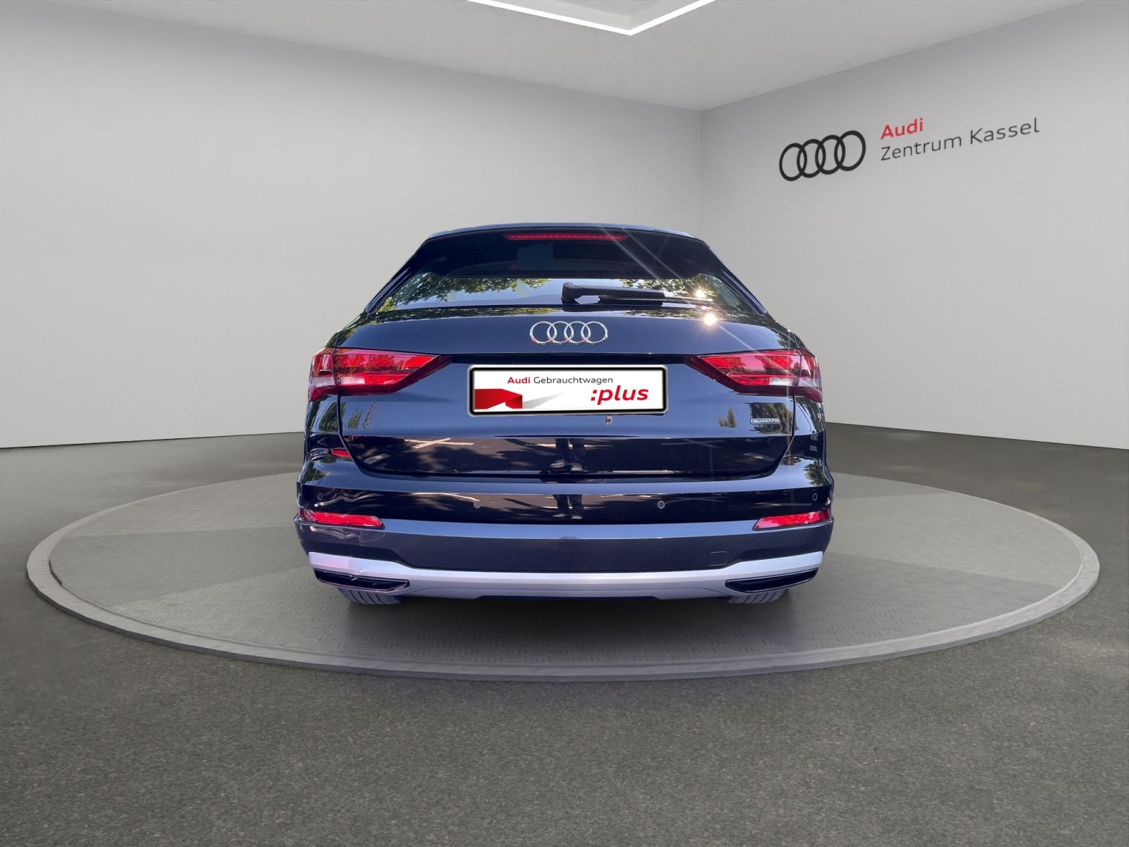 Audi - Q3_4