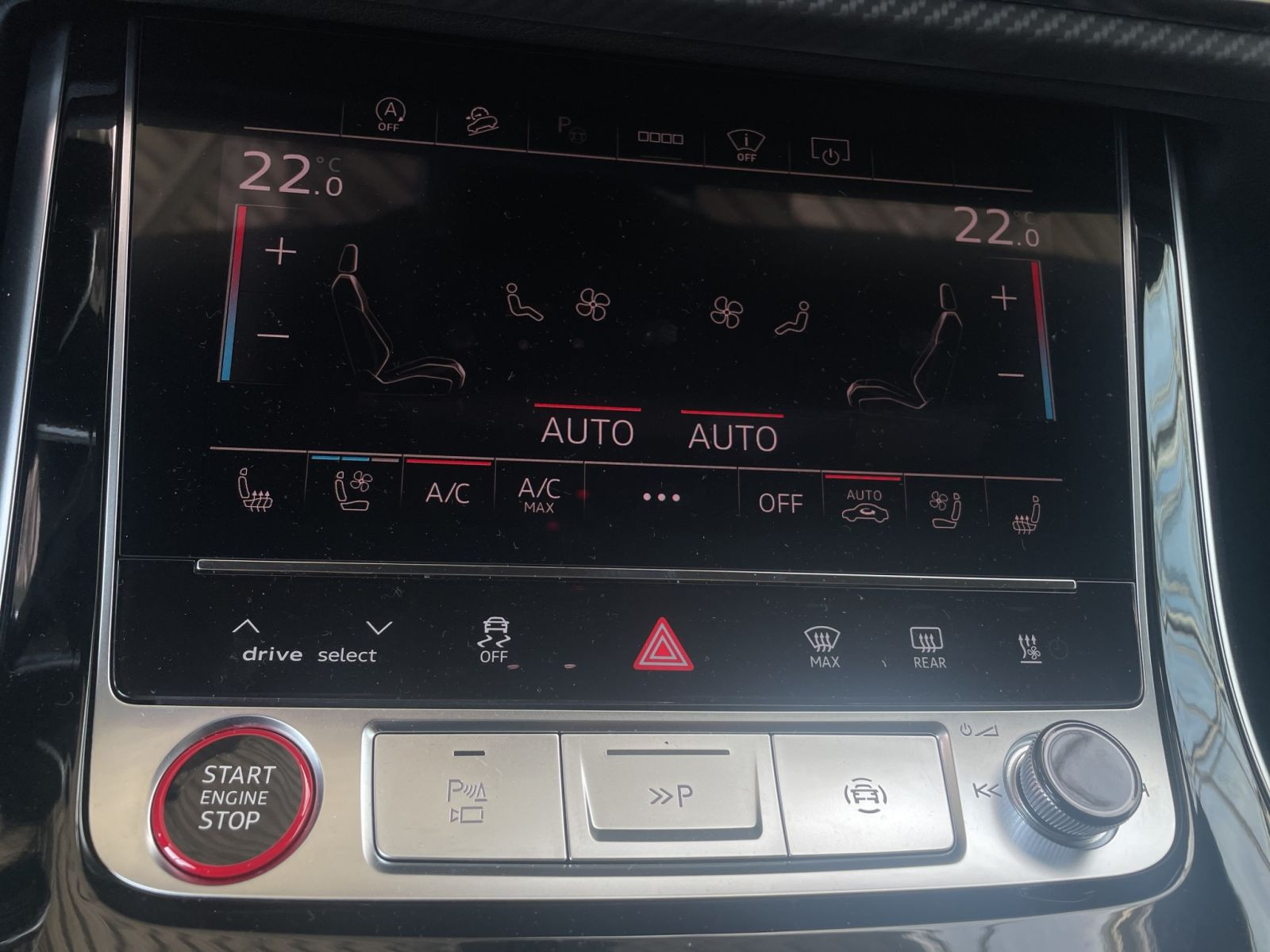 Audi - RS Q8_25