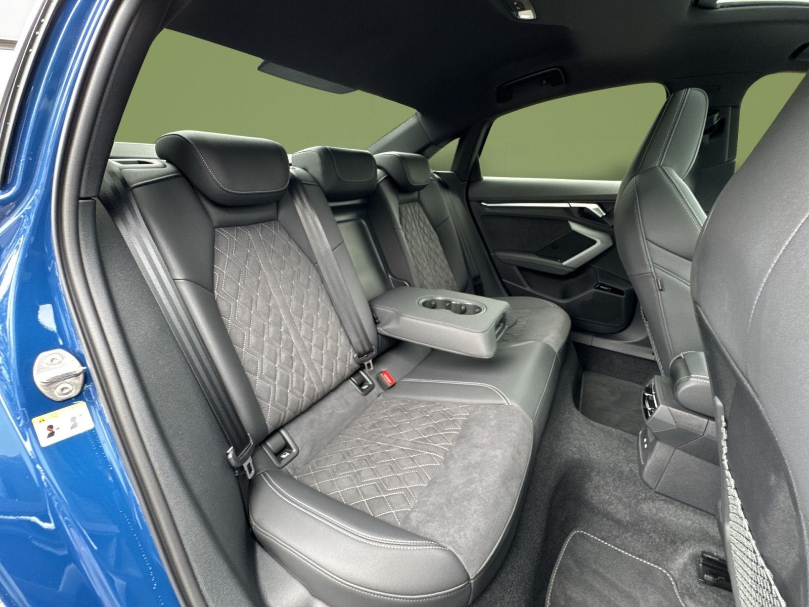 Audi - S3 Limousine_19