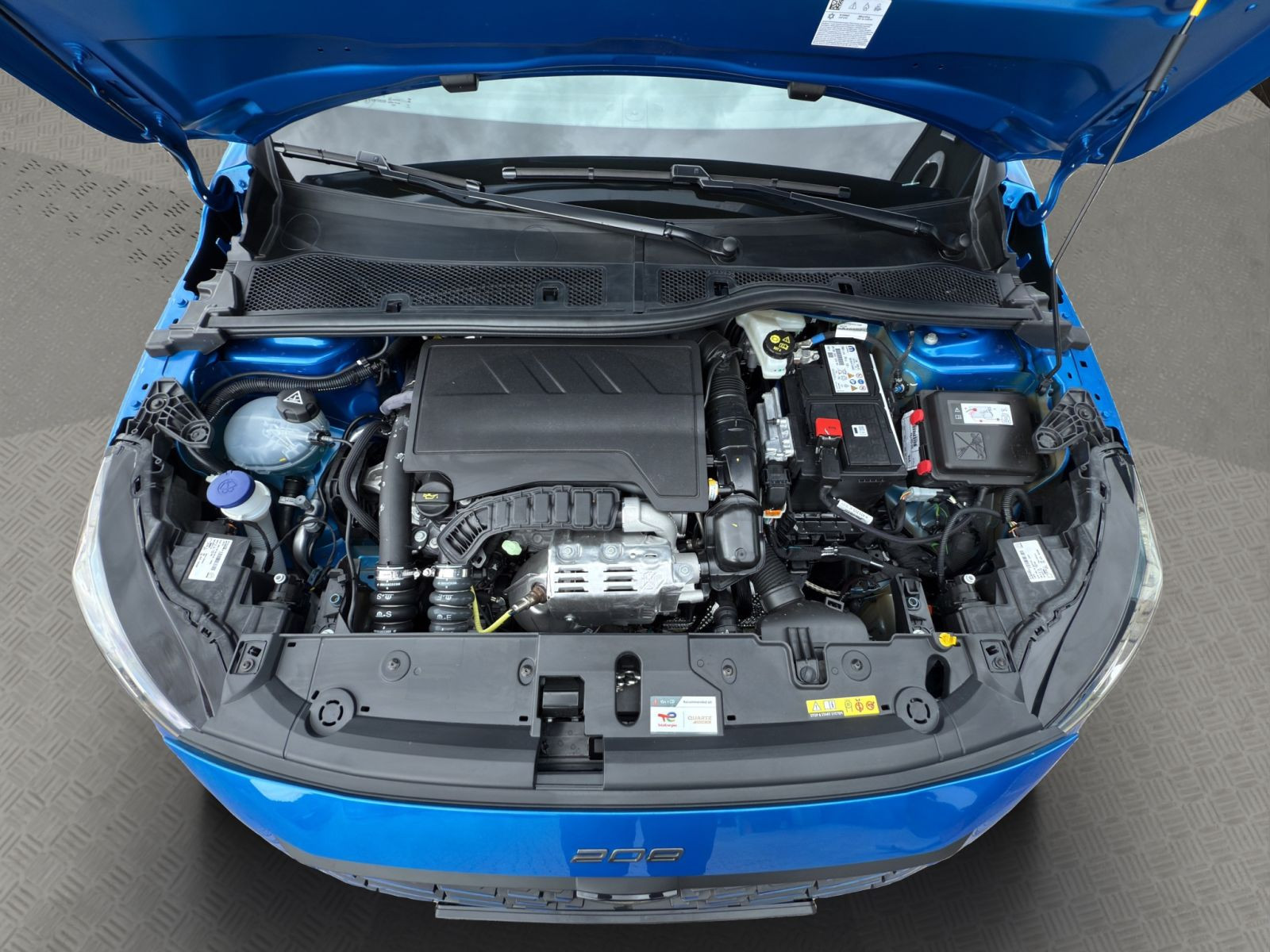 Peugeot - 208_18