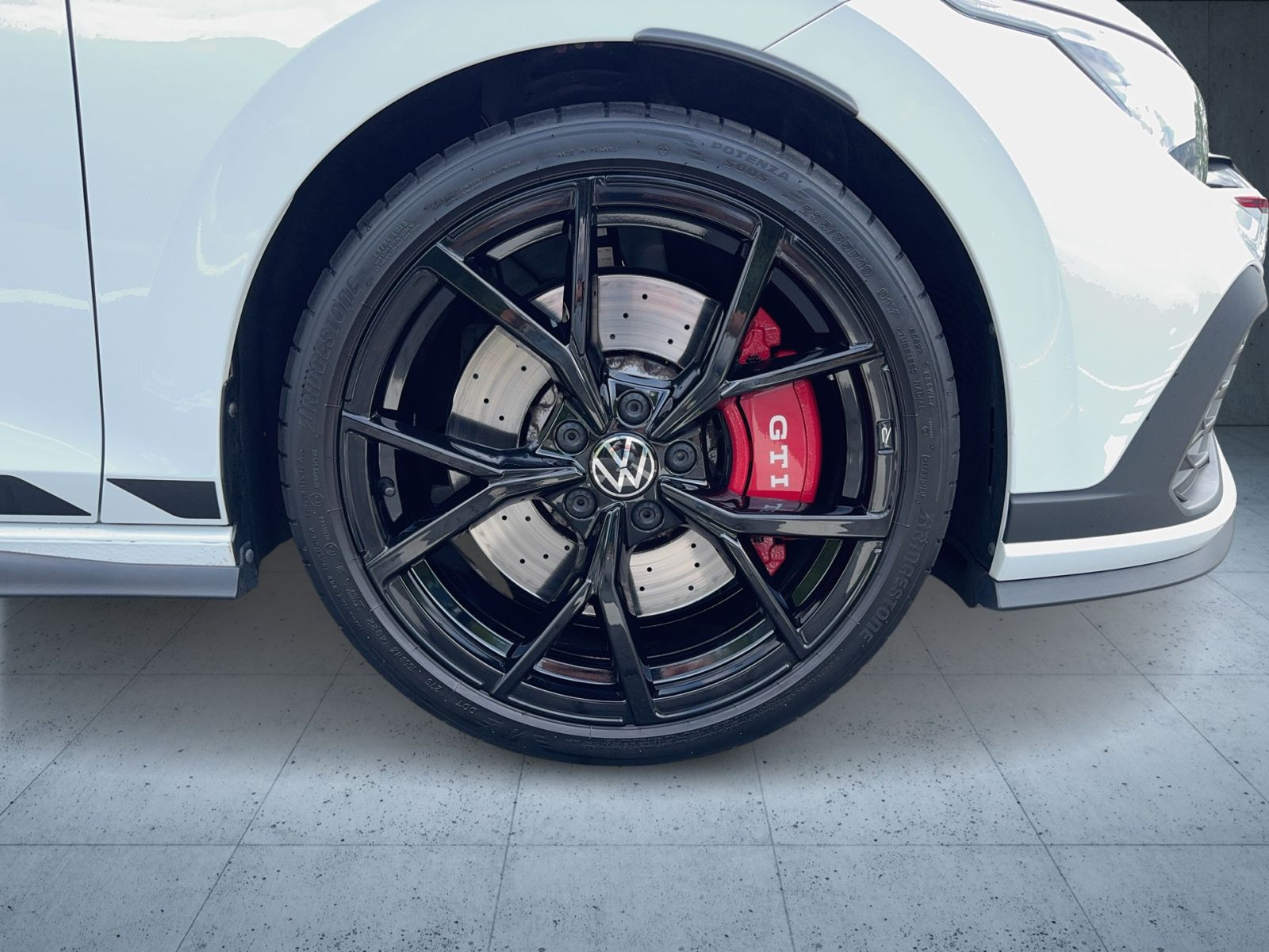 Volkswagen - Golf GTI_9