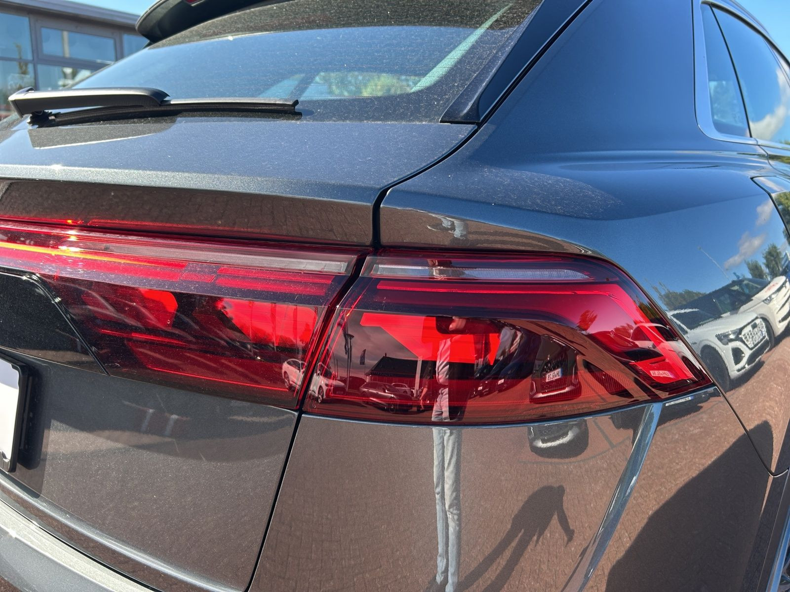 Audi - SQ8_24