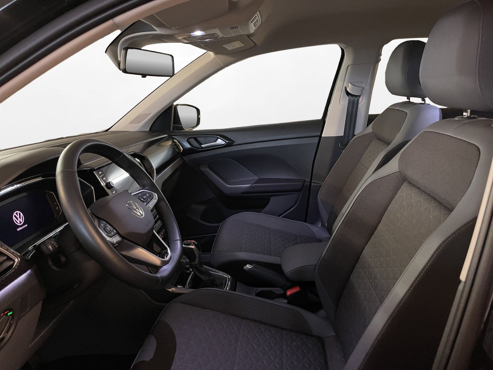 Volkswagen - T-Cross_17