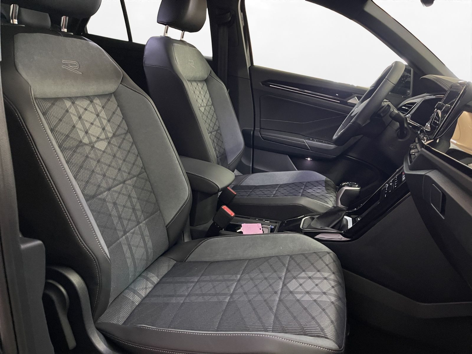 Volkswagen - T-Roc_9