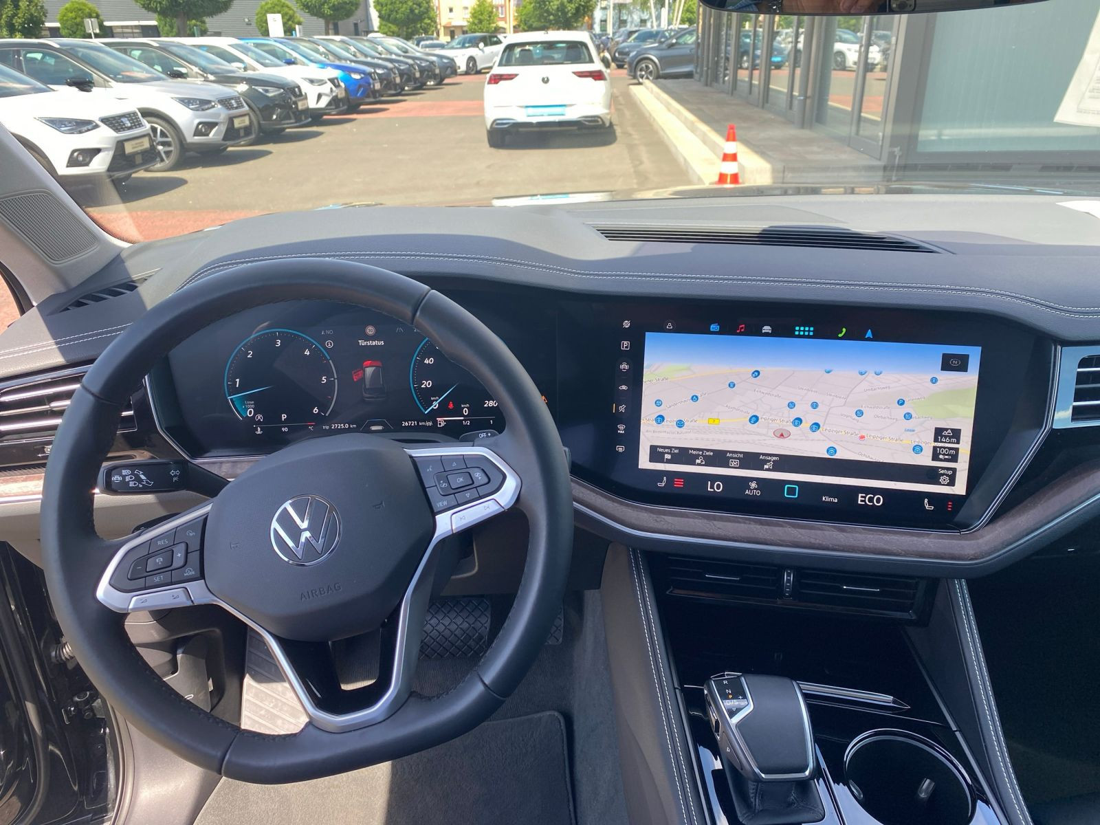 Volkswagen - Touareg_12