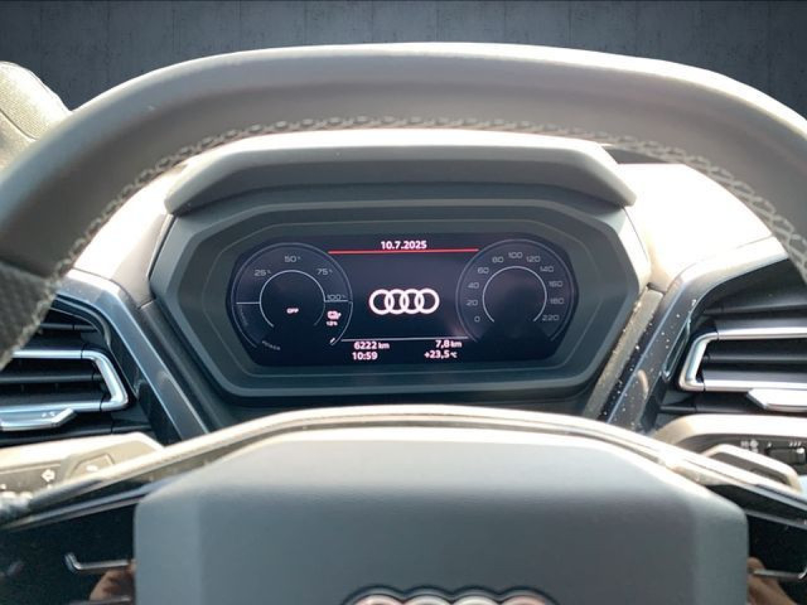 Audi - Q4 e-tron_13
