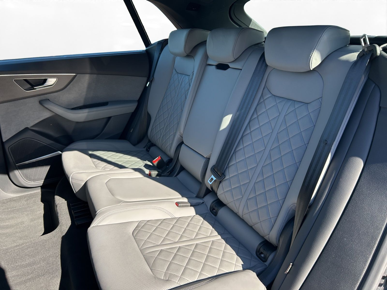 Audi - SQ8_6