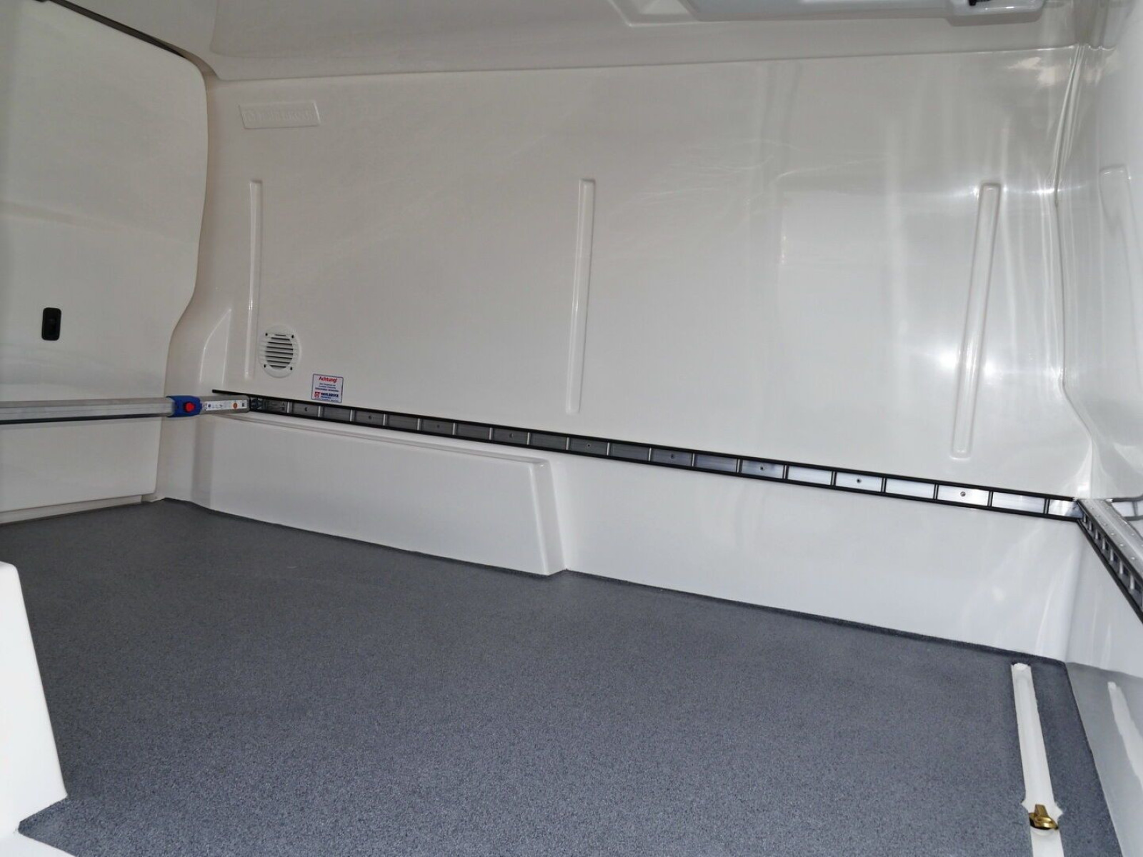 Volkswagen - T6.1 Transporter_7