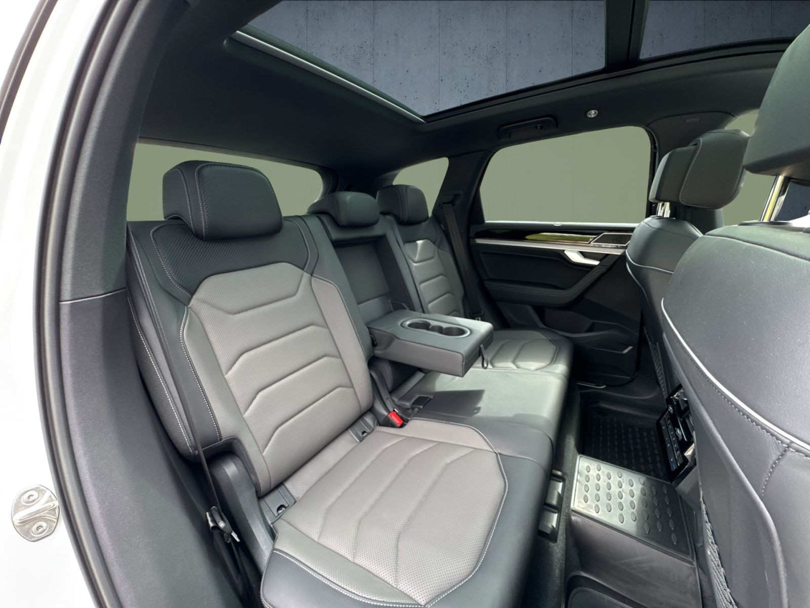 Volkswagen - Touareg_19