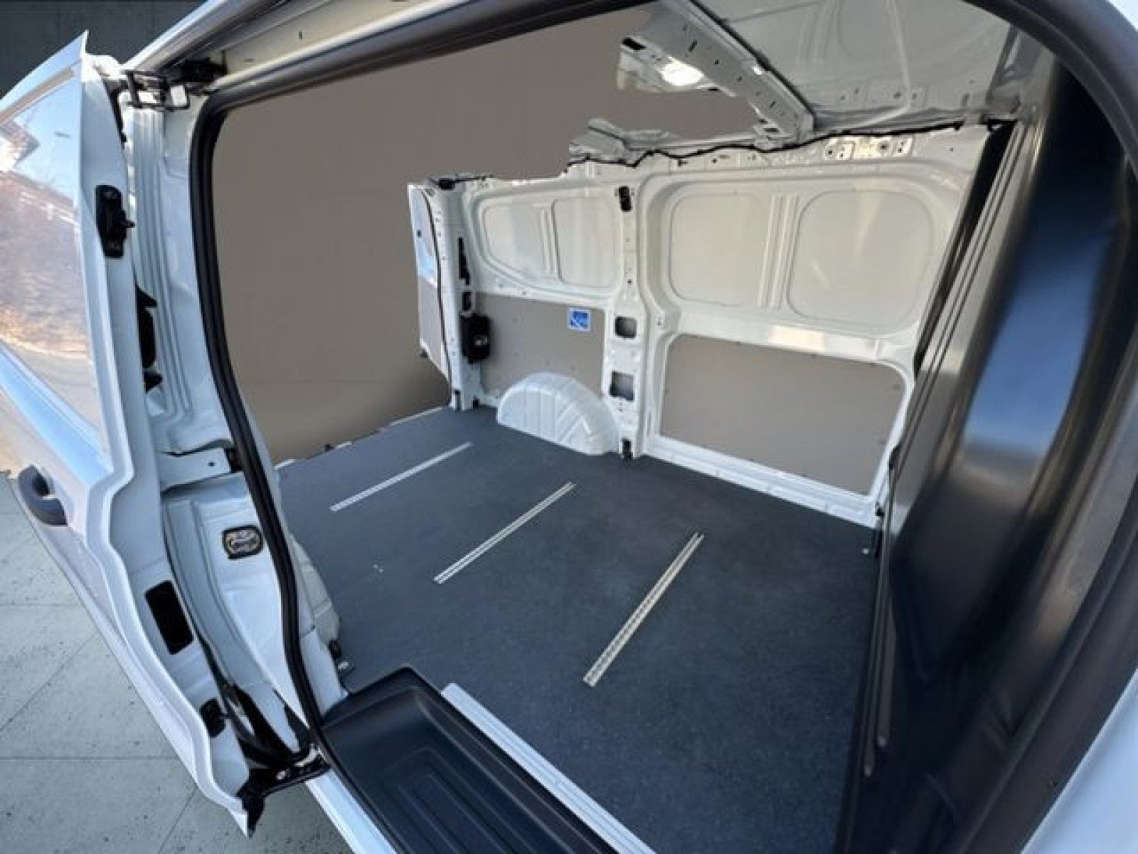 Volkswagen - T7 Transporter_18