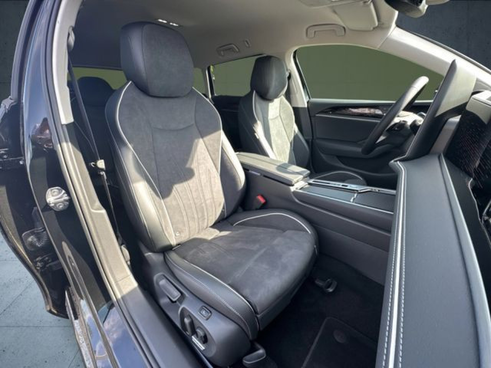 Volkswagen - Passat_19