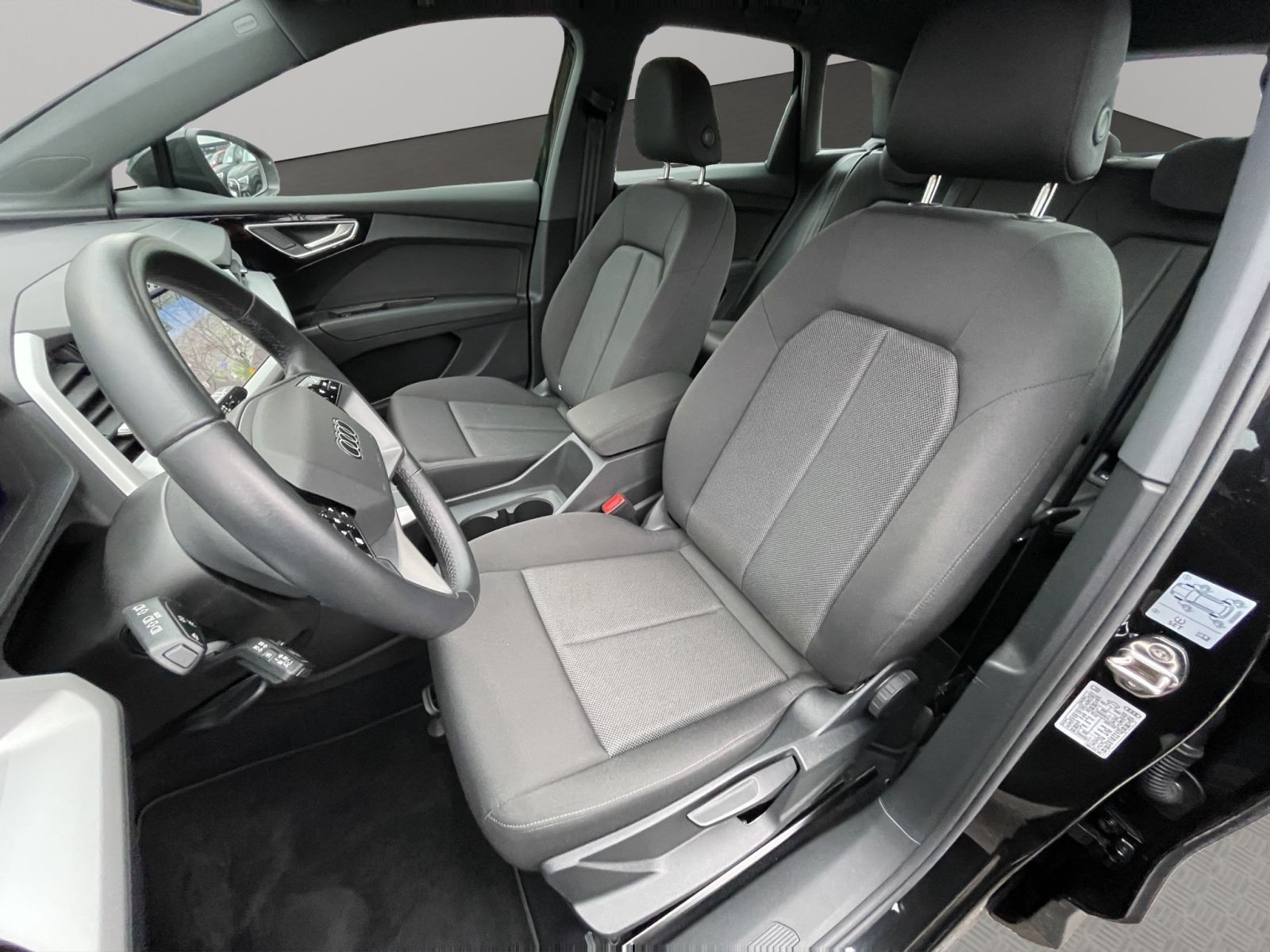 Audi - Q4_11