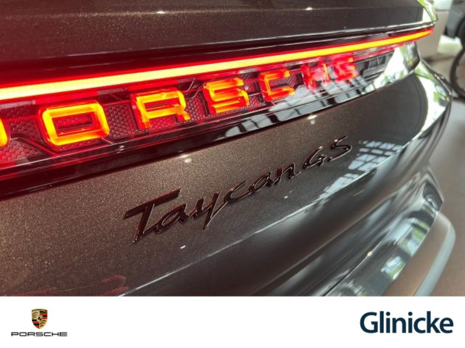 Porsche - Taycan_29