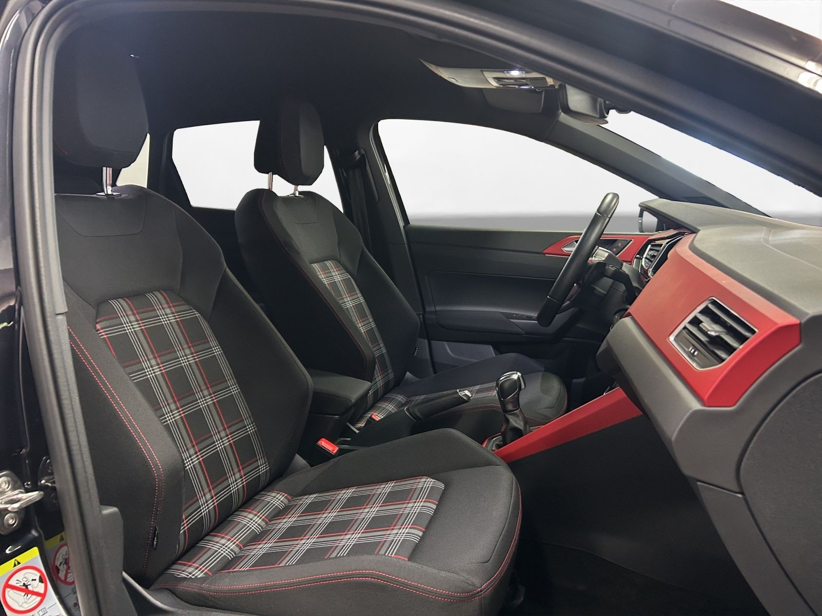 Volkswagen - Polo GTI_16