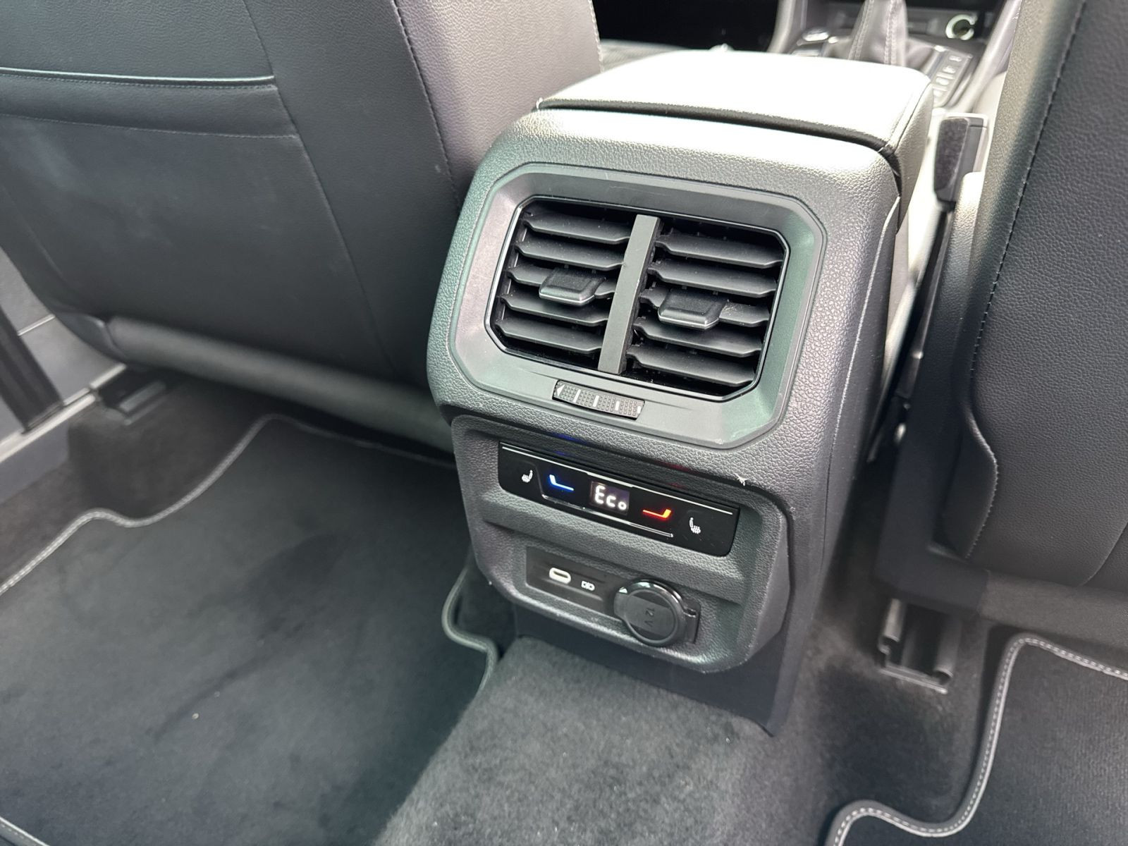 Volkswagen - Tiguan_21
