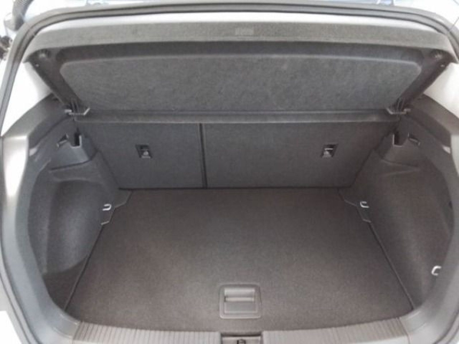Volkswagen - T-Cross_11