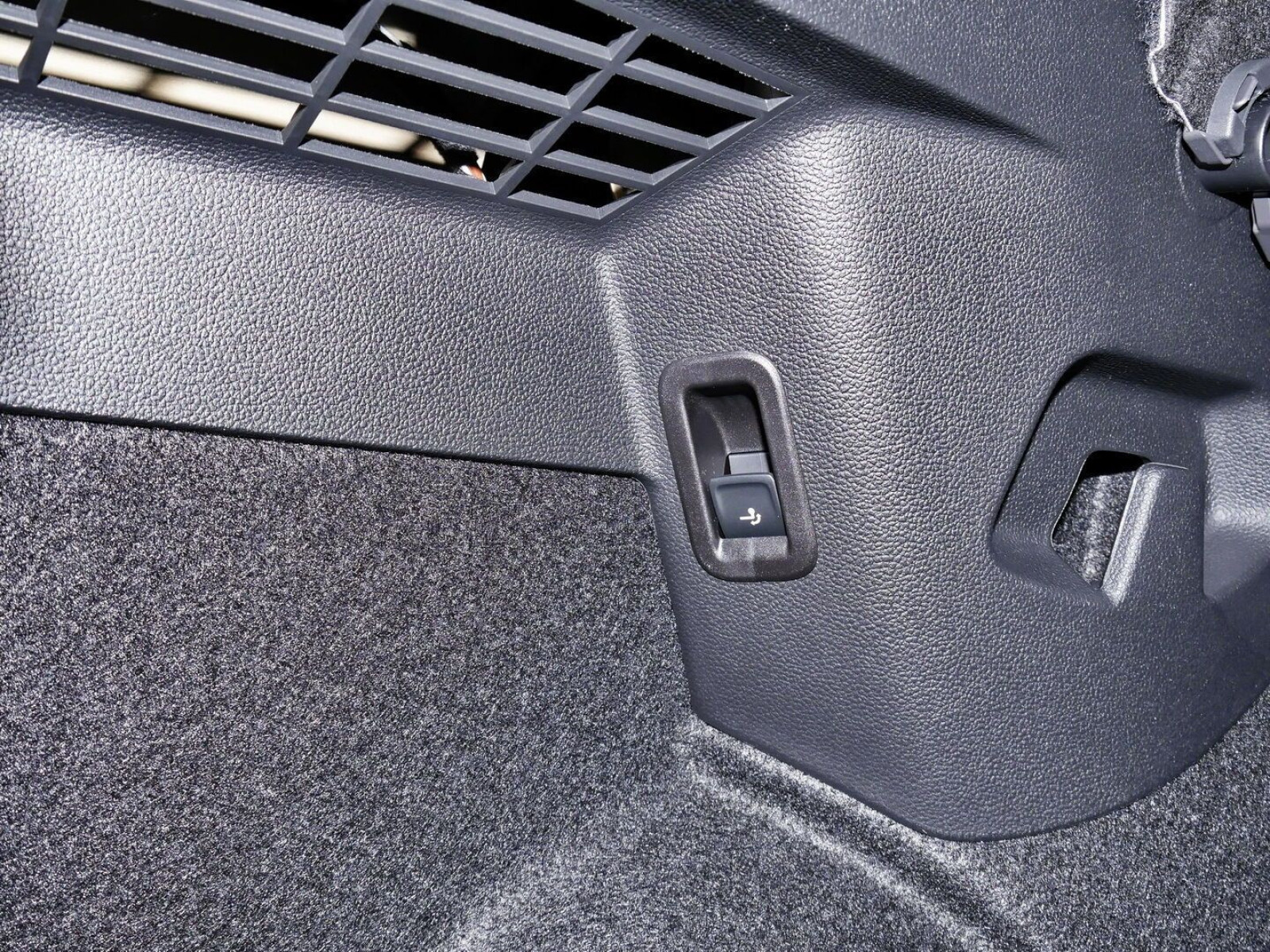 Volkswagen - Golf_9