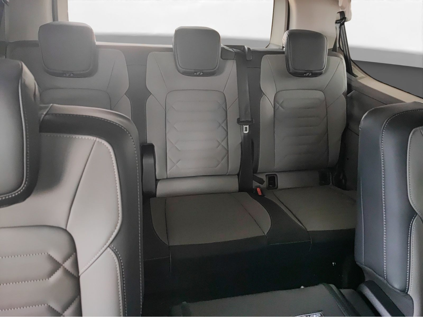 Volkswagen - T7 Caravelle_15