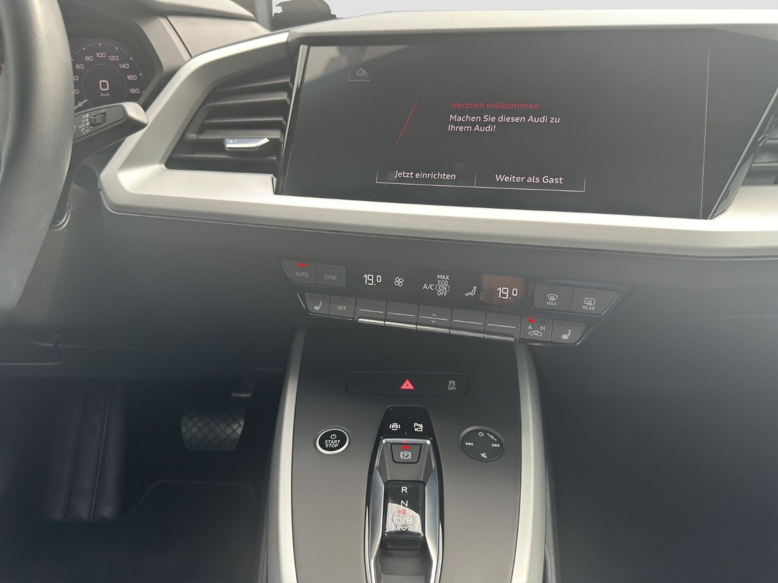 Audi - Q4_14