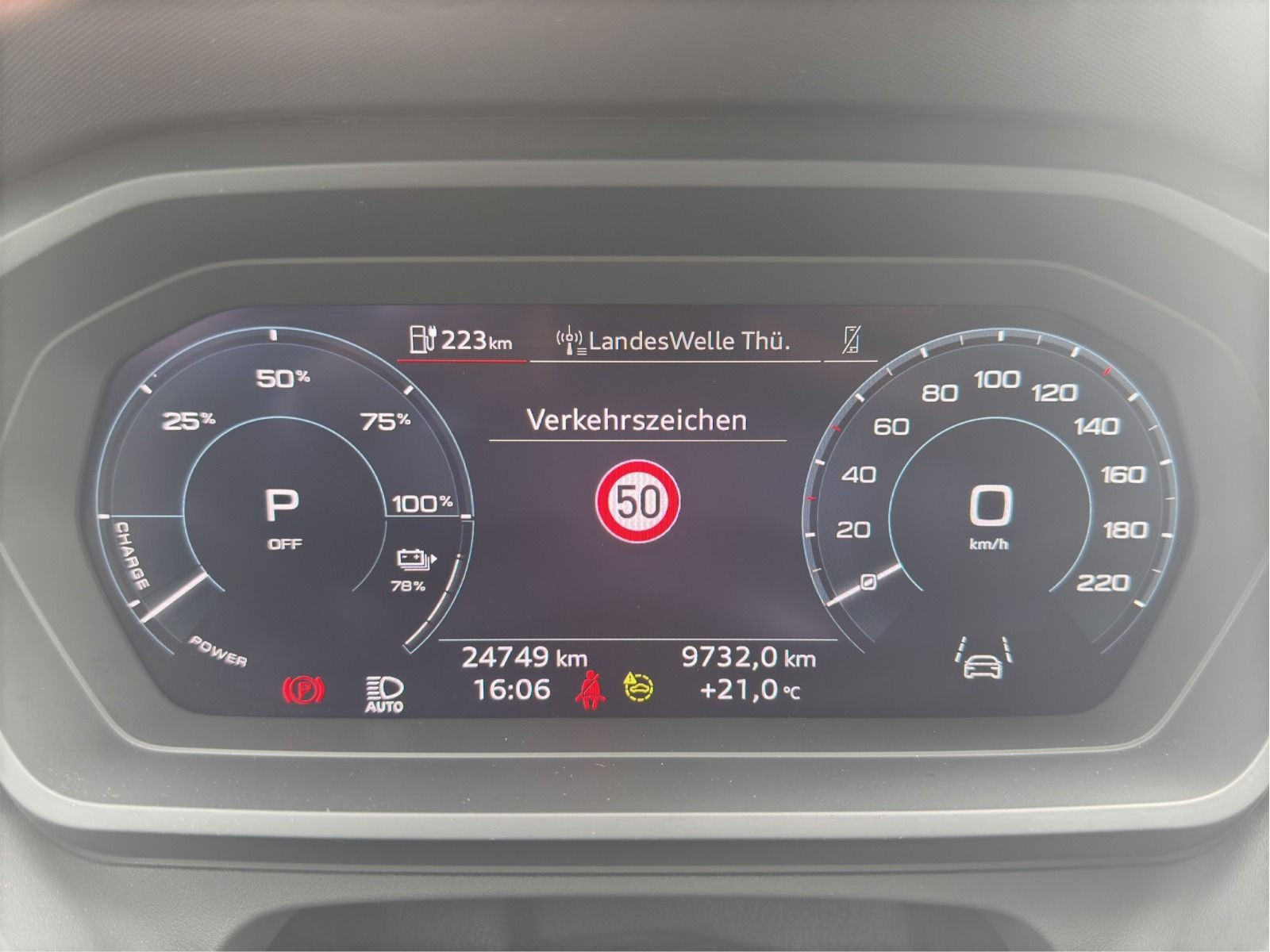Audi - Q4_10
