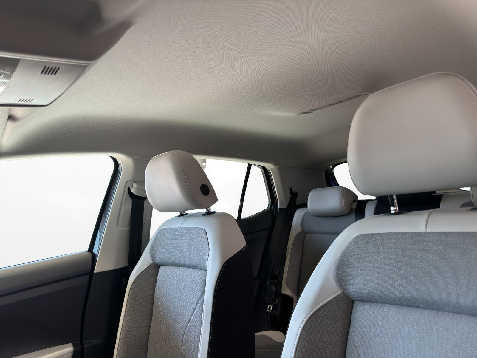 Volkswagen - T-Cross_12