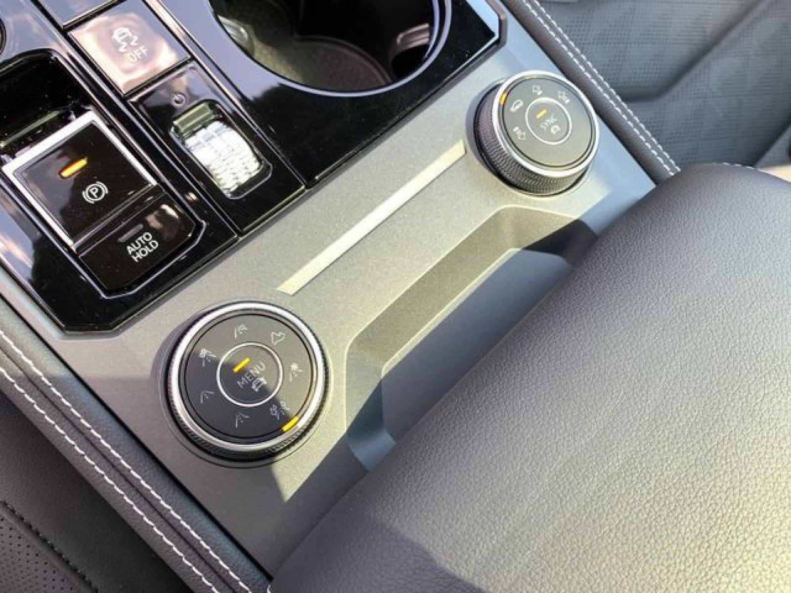 Volkswagen - Touareg_26