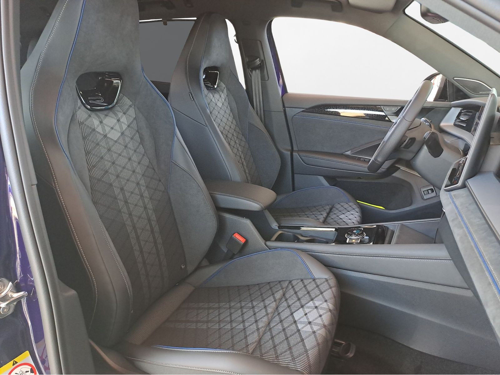 Volkswagen - Tayron_11