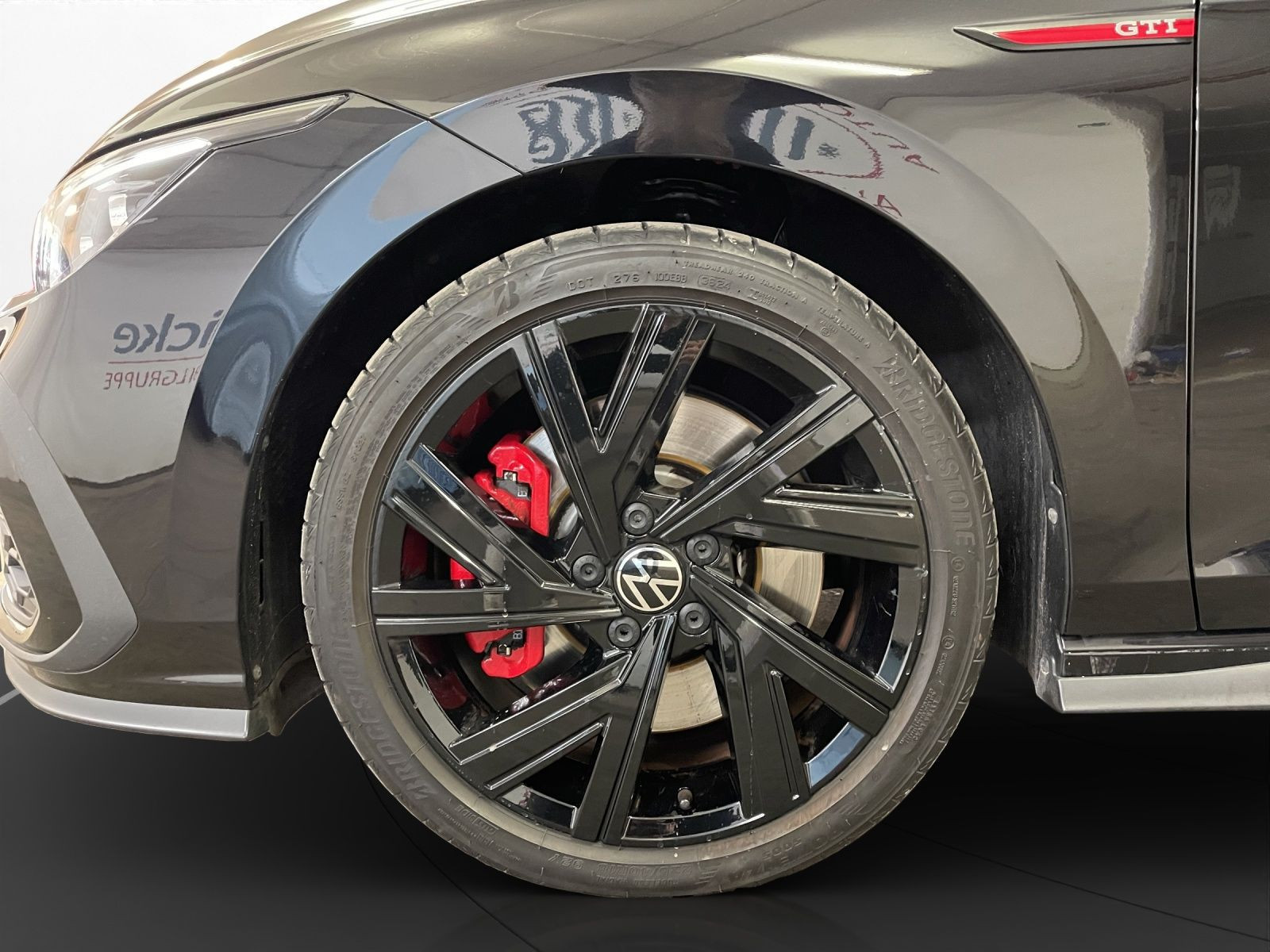 Volkswagen - Golf GTI_13