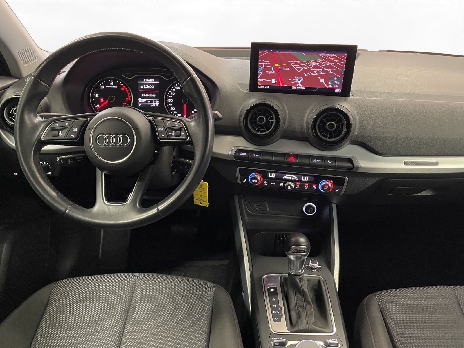 Audi - Q2_22
