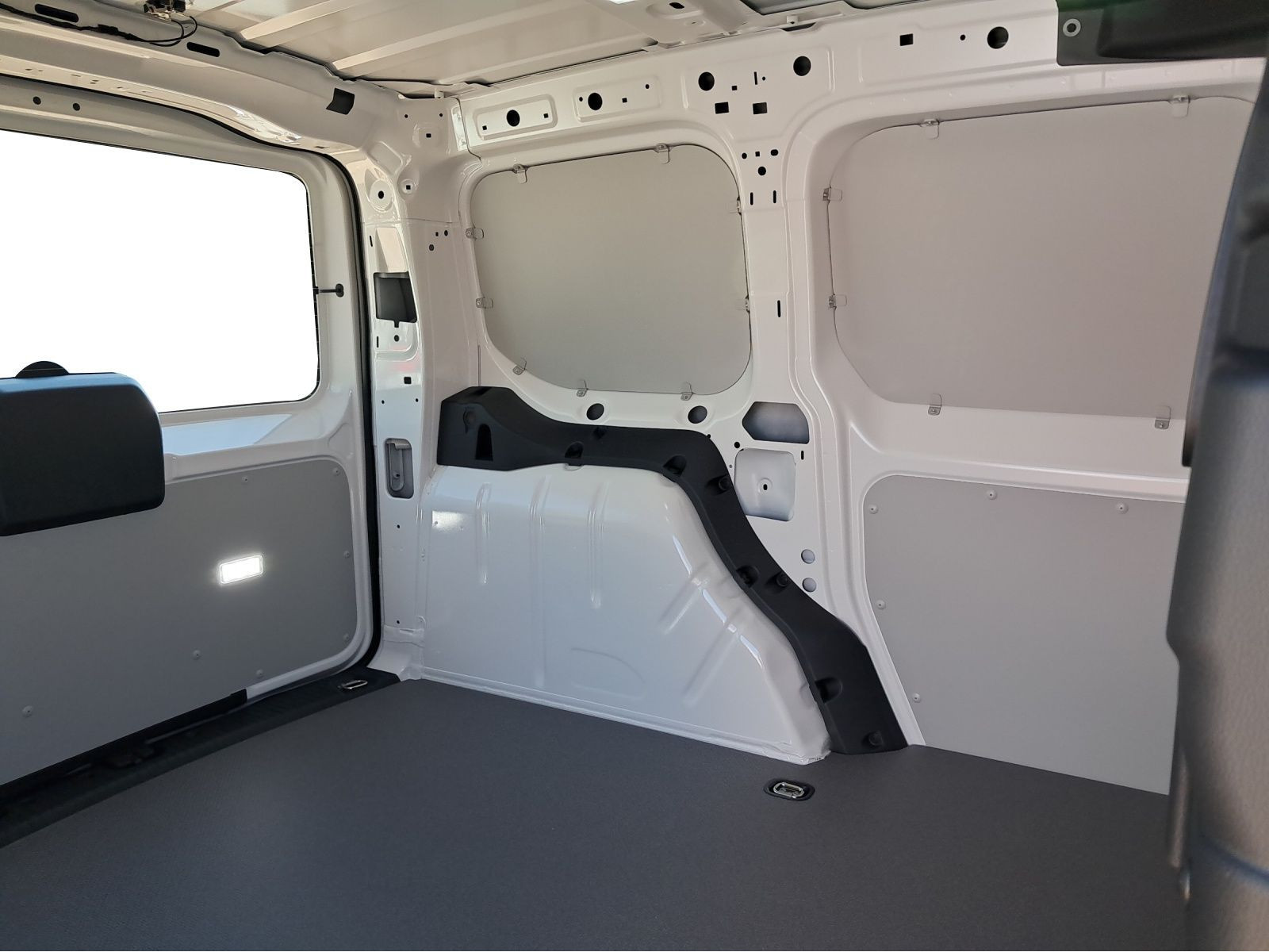 Volkswagen - Caddy Cargo_7
