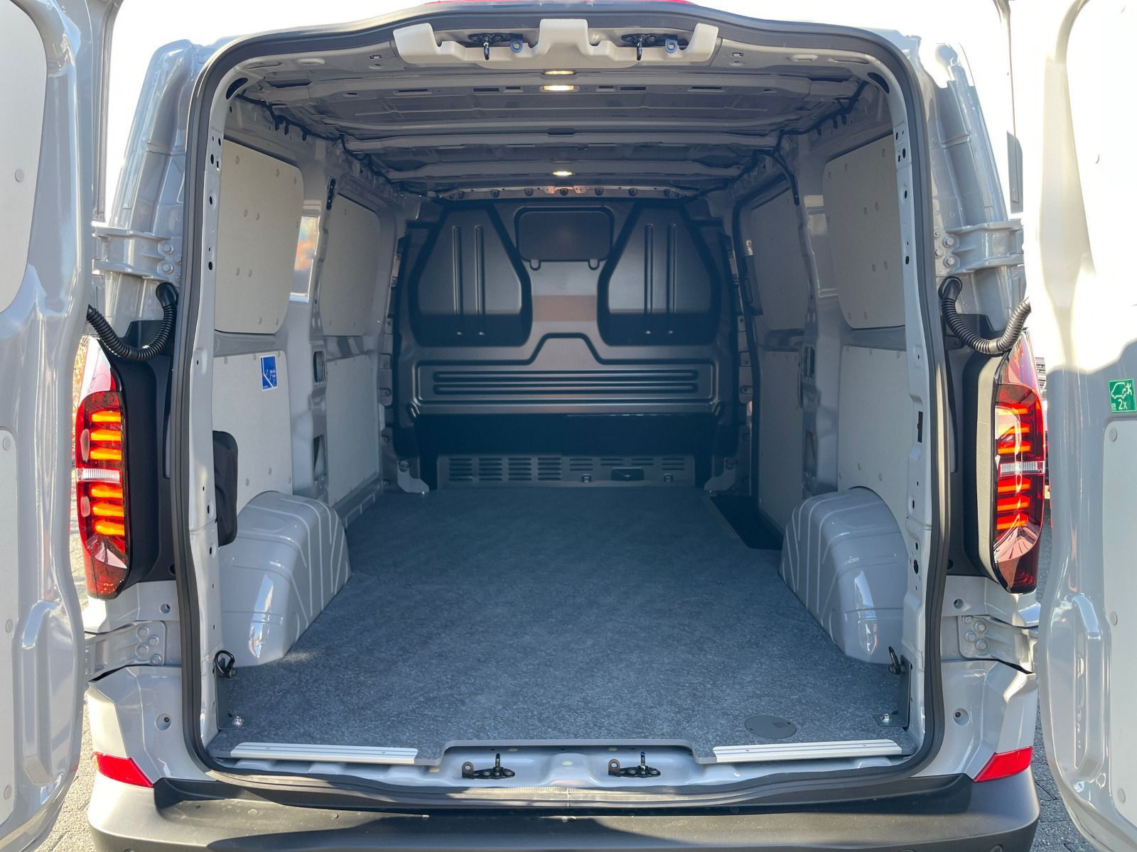 Volkswagen - T7 Transporter_4