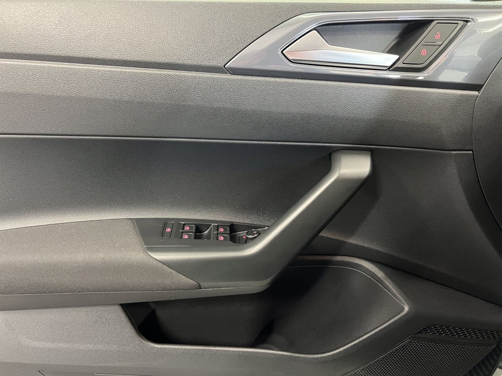 Volkswagen - Polo_12