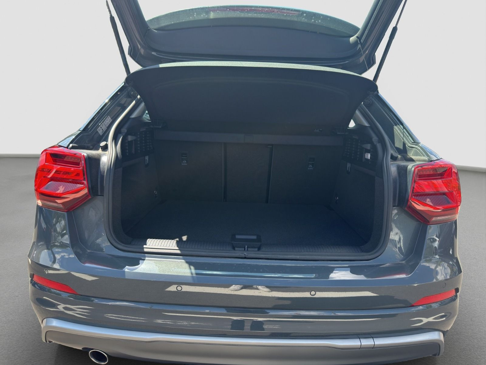 Audi - Q2_16