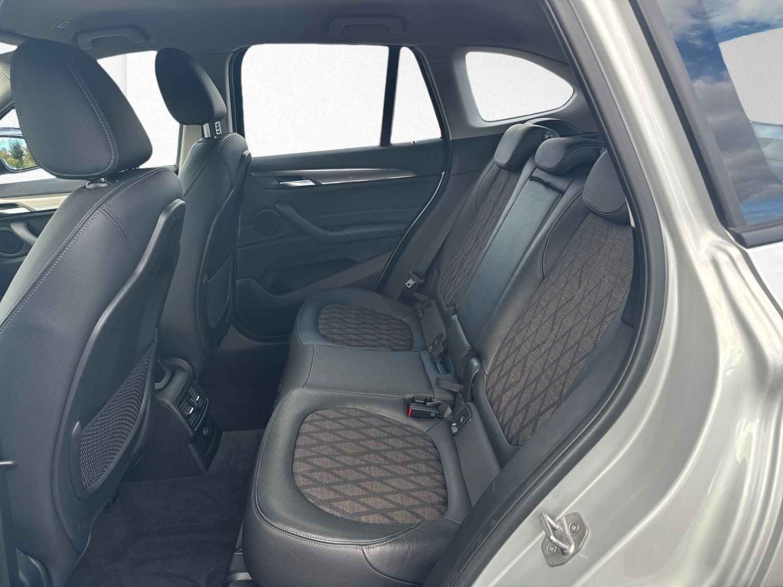 BMW - X1_12