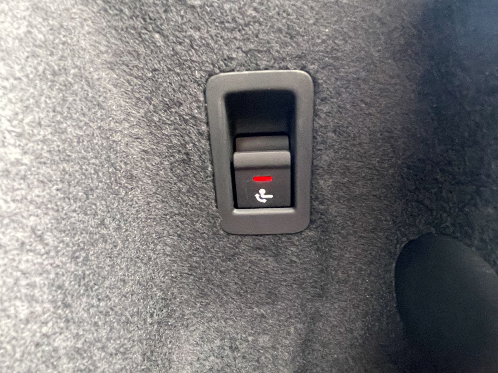 Audi - Q3_24
