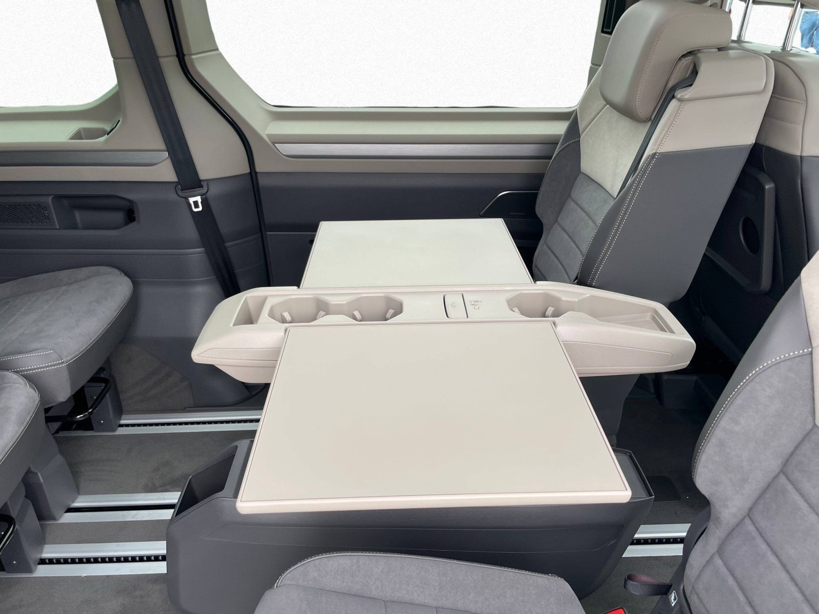 Volkswagen - Multivan_11