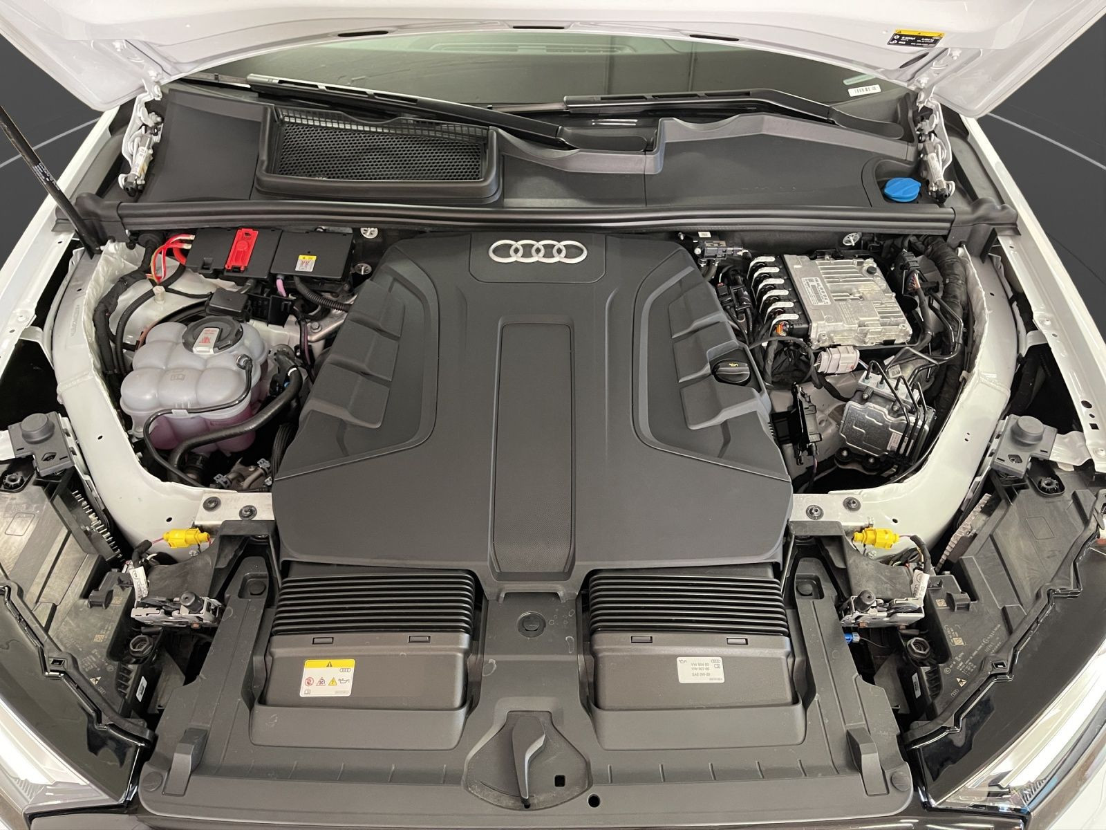 Audi - Q7_21