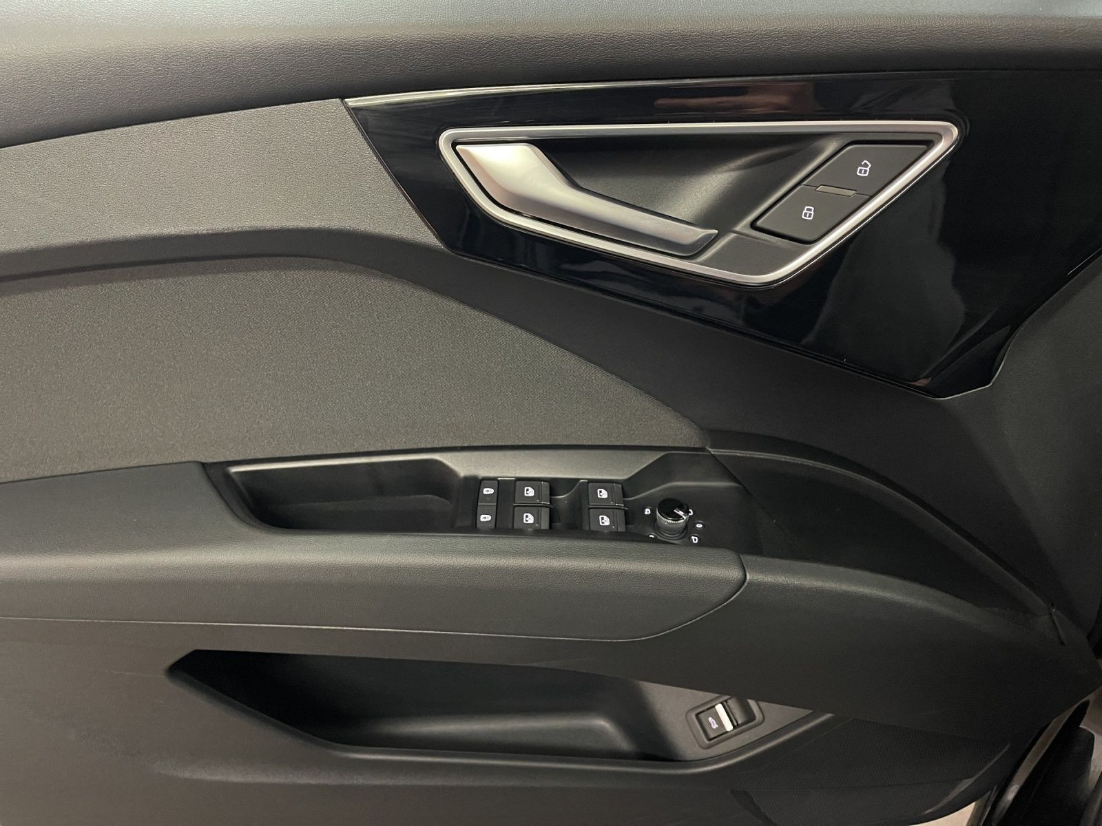 Audi - Q4 Sportback e-tron_12
