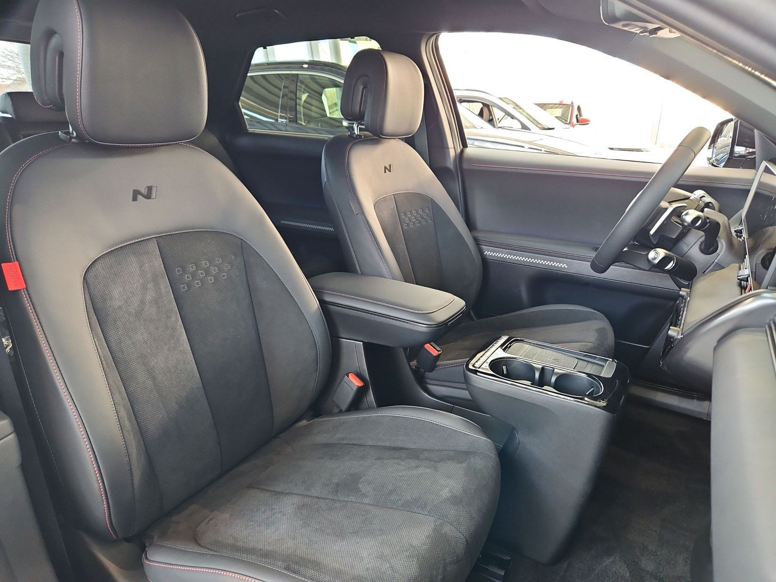 Hyundai - IONIQ 5_6