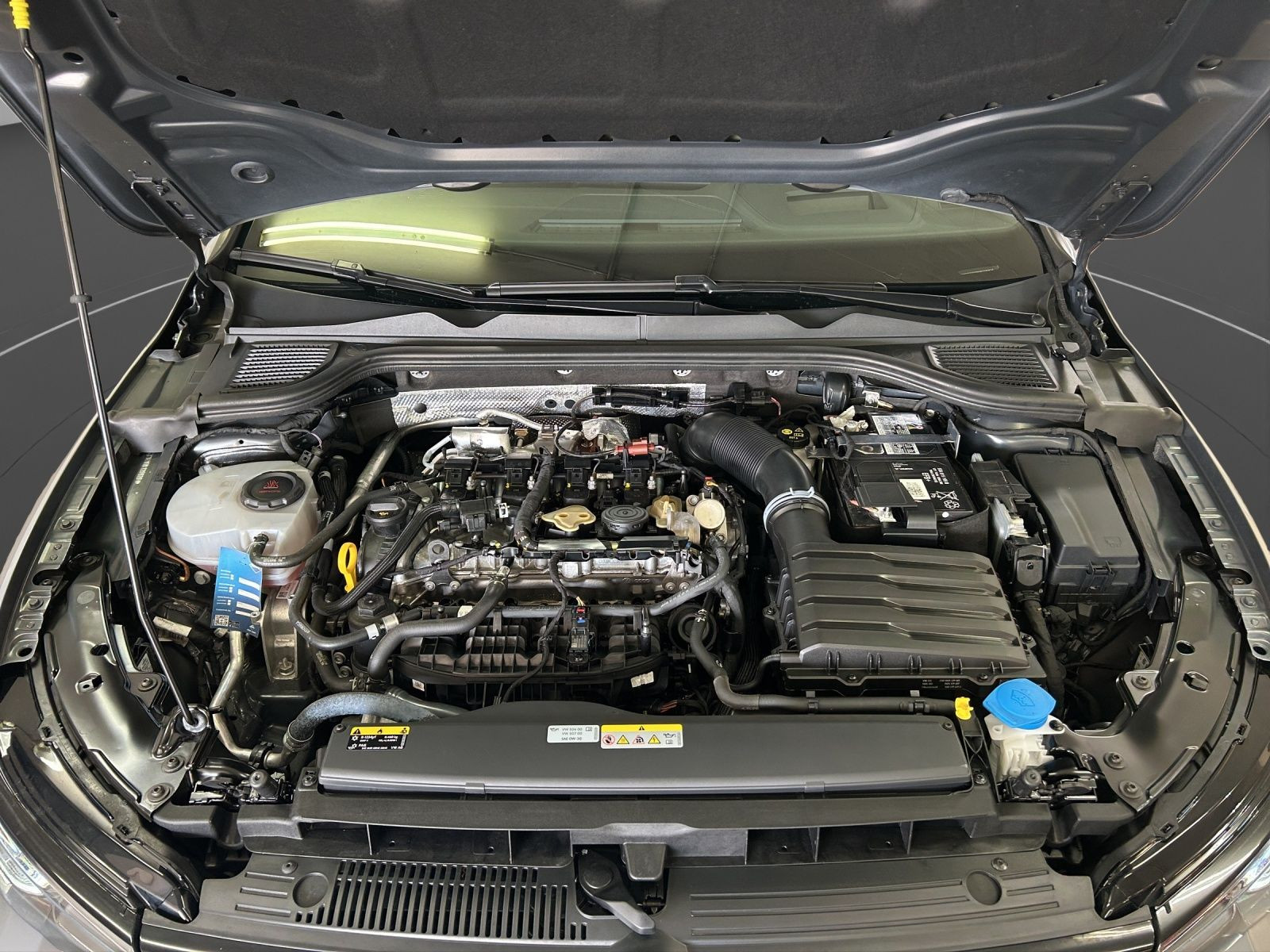 Volkswagen - Golf GTI_21