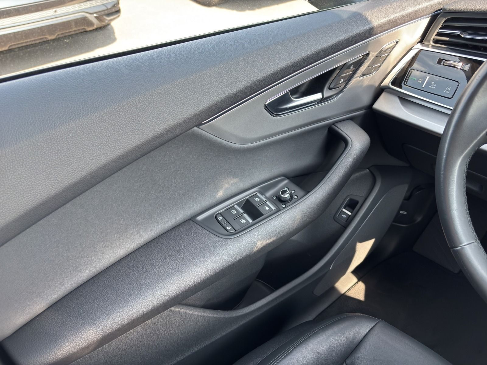 Audi - Q7_11