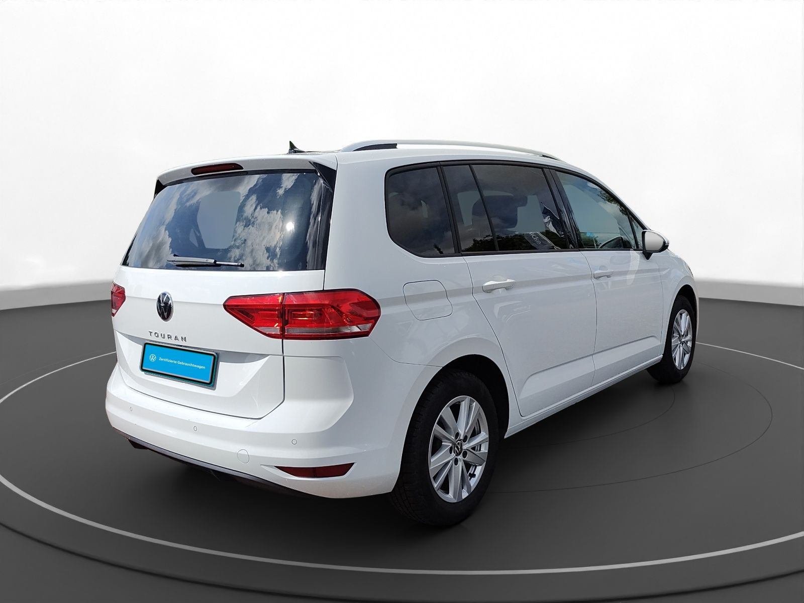 Volkswagen - Touran_12