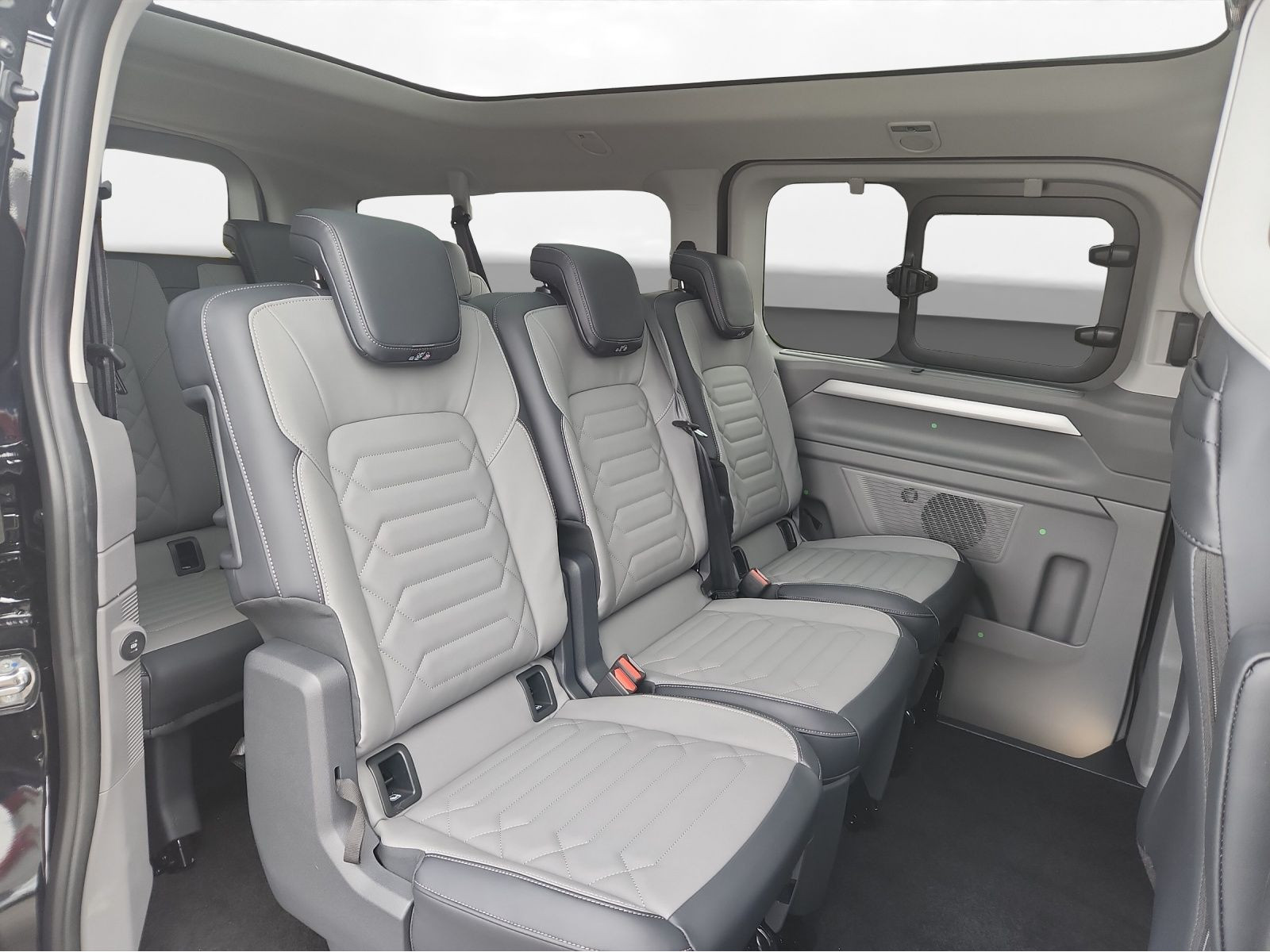 Volkswagen - Caravelle_15